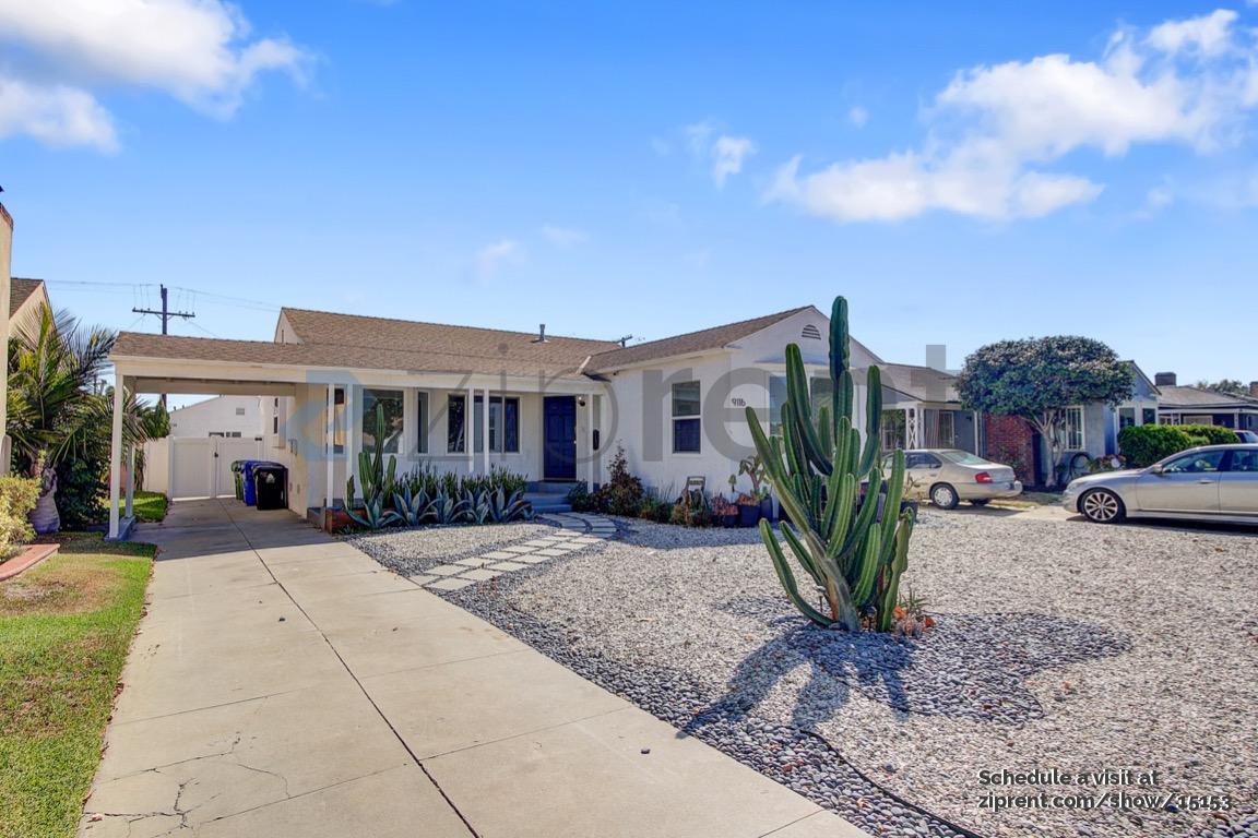 Building Photo - 9116 S Van Ness Ave