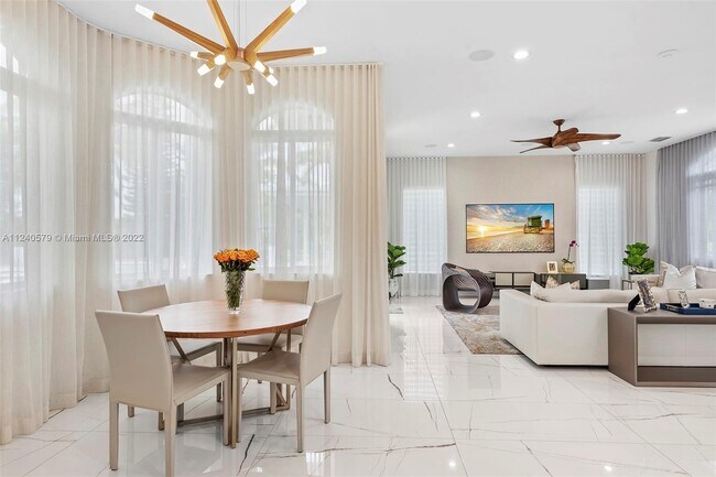 Building Photo - 5801 Melaleuca Rd