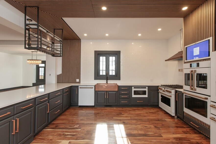 Building Photo - 2828 N Illinois St