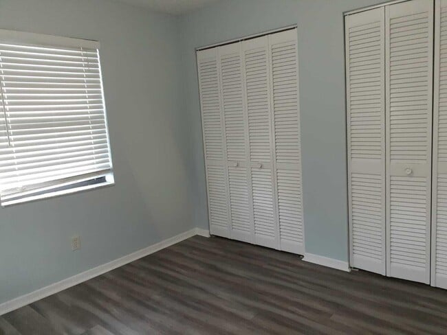 Building Photo - 4648 Summit Blvd