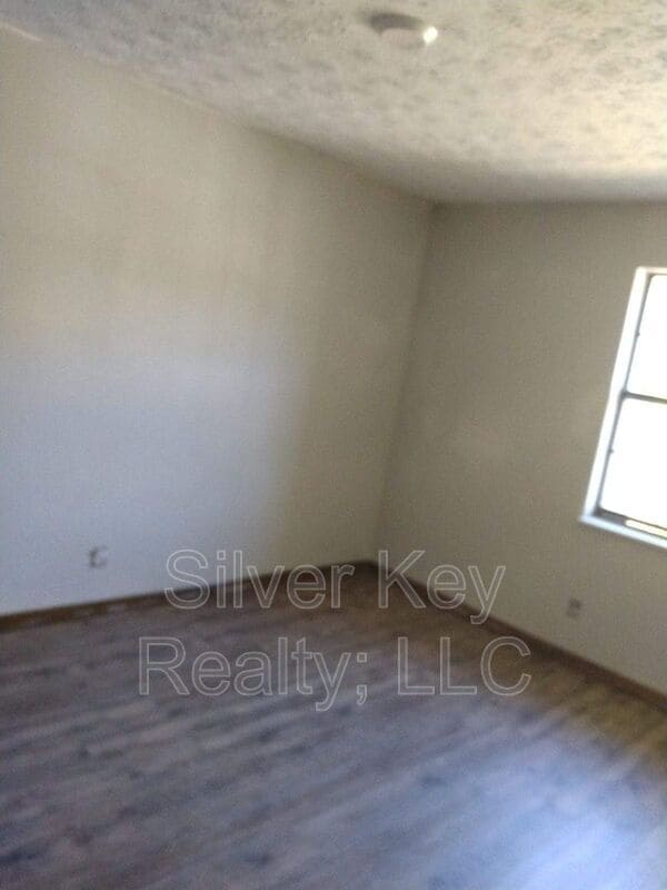 Building Photo - 408-410 Oklahoma St