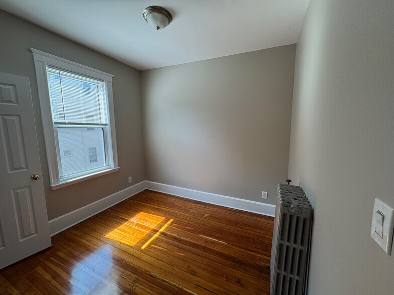 Building Photo - 62 Fayston St