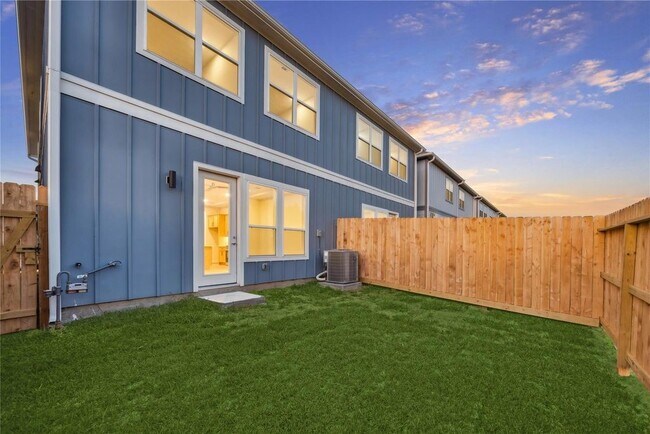 Building Photo - 24403 Colonial Willow Dr