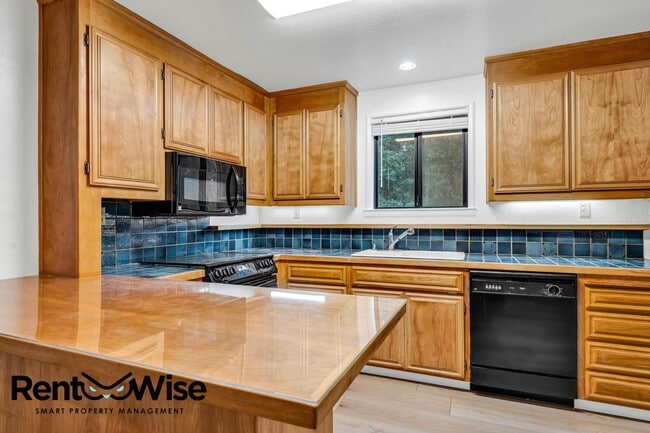 Building Photo - 683 Old La Honda Rd