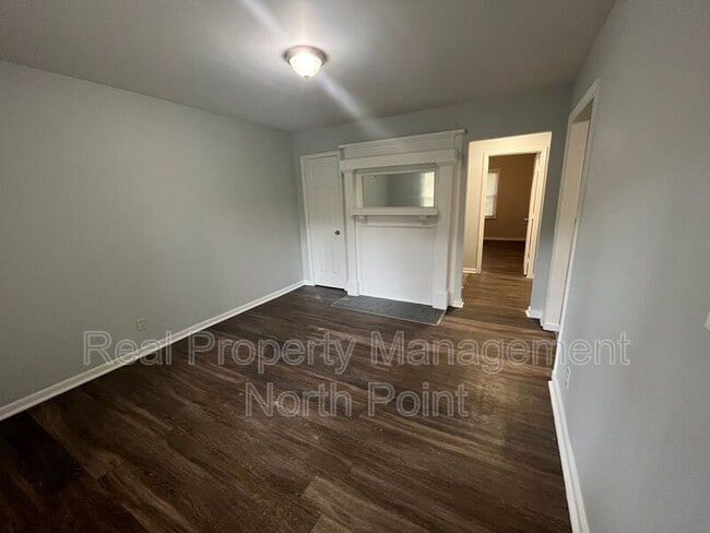 Building Photo - 466 Birney St NE