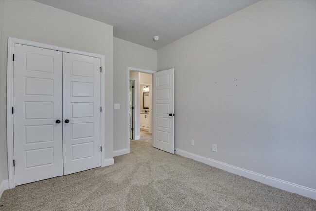 Building Photo - 1232 Gregory Landing Dr