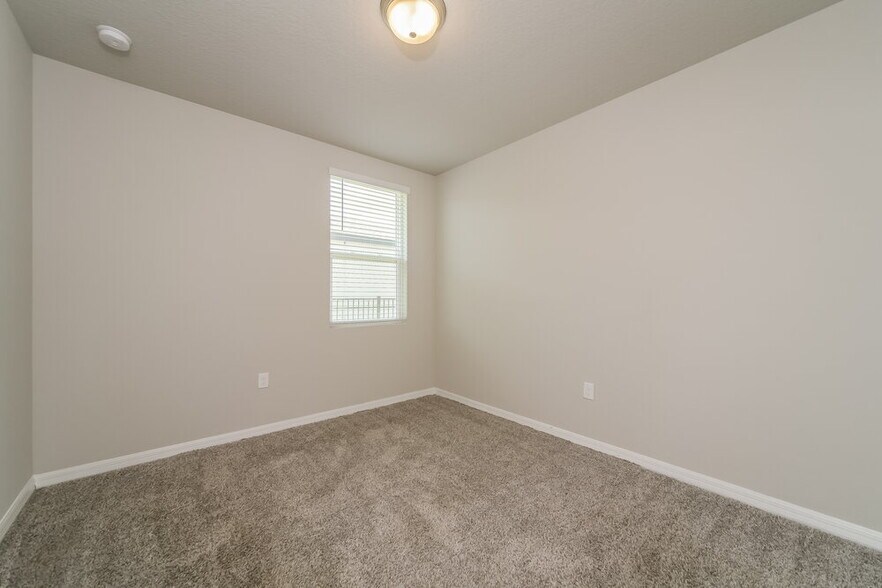 Building Photo - 1142 Oak Vly Dr