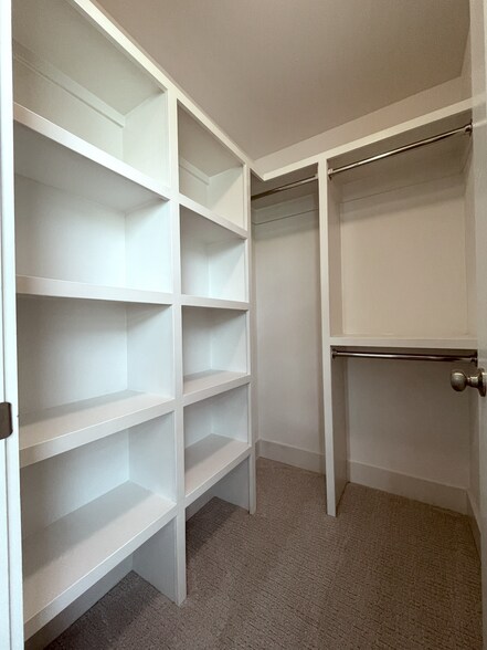 Bedroom 4 Closet - 5410A California Ave