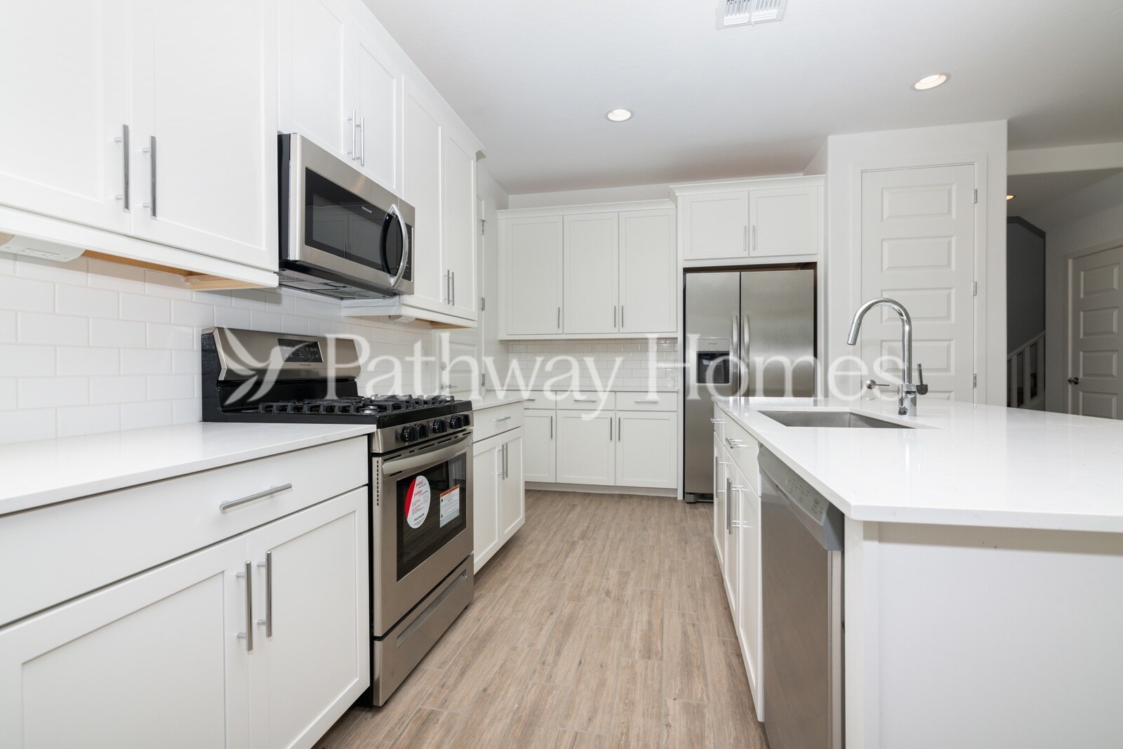 Building Photo - 9915 E Tiburon Ave