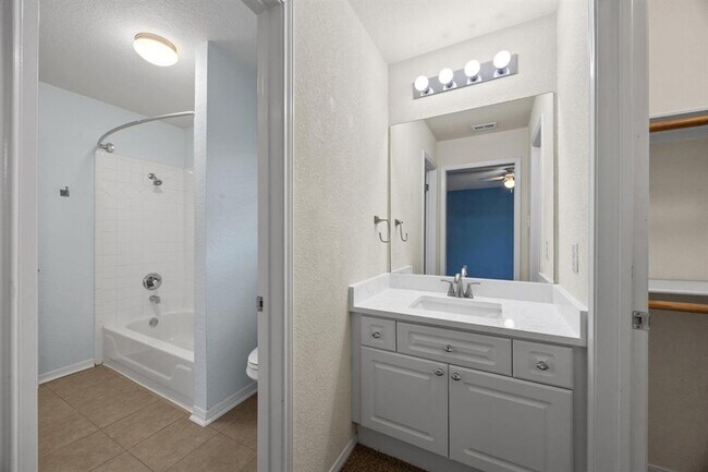 Building Photo - 1607 Juniper Ridge Loop