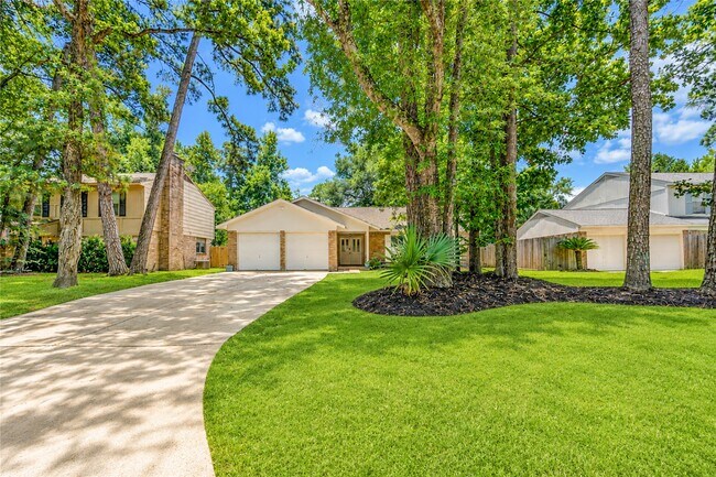 Building Photo - 2114 River Village Dr