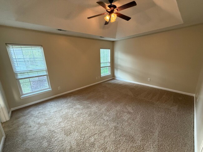 Building Photo - Cute Home in Great North Charlotte Community