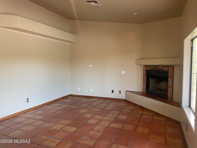 Building Photo - 11065 E Snyder Rd