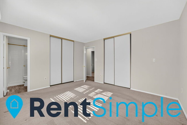 Building Photo - 12035 Stuart Ridge Dr