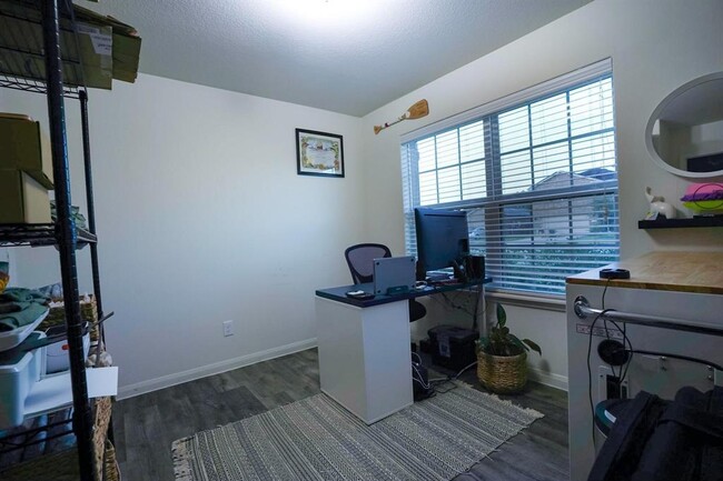 Building Photo - 326 Hawks View Dr