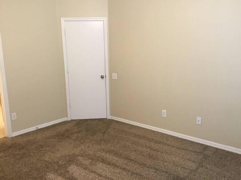 Building Photo - 10625 Cami Ct