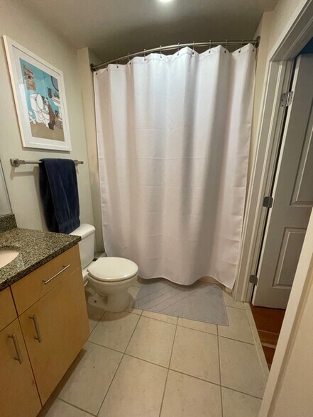 Building Photo - 1700 Bassett St