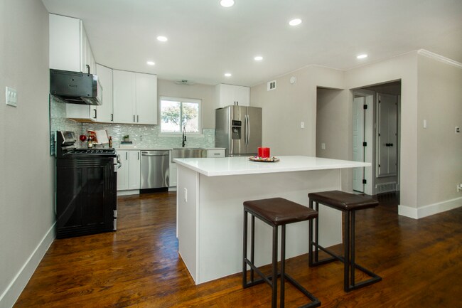 Building Photo - 2817 Crest Ridge Dr