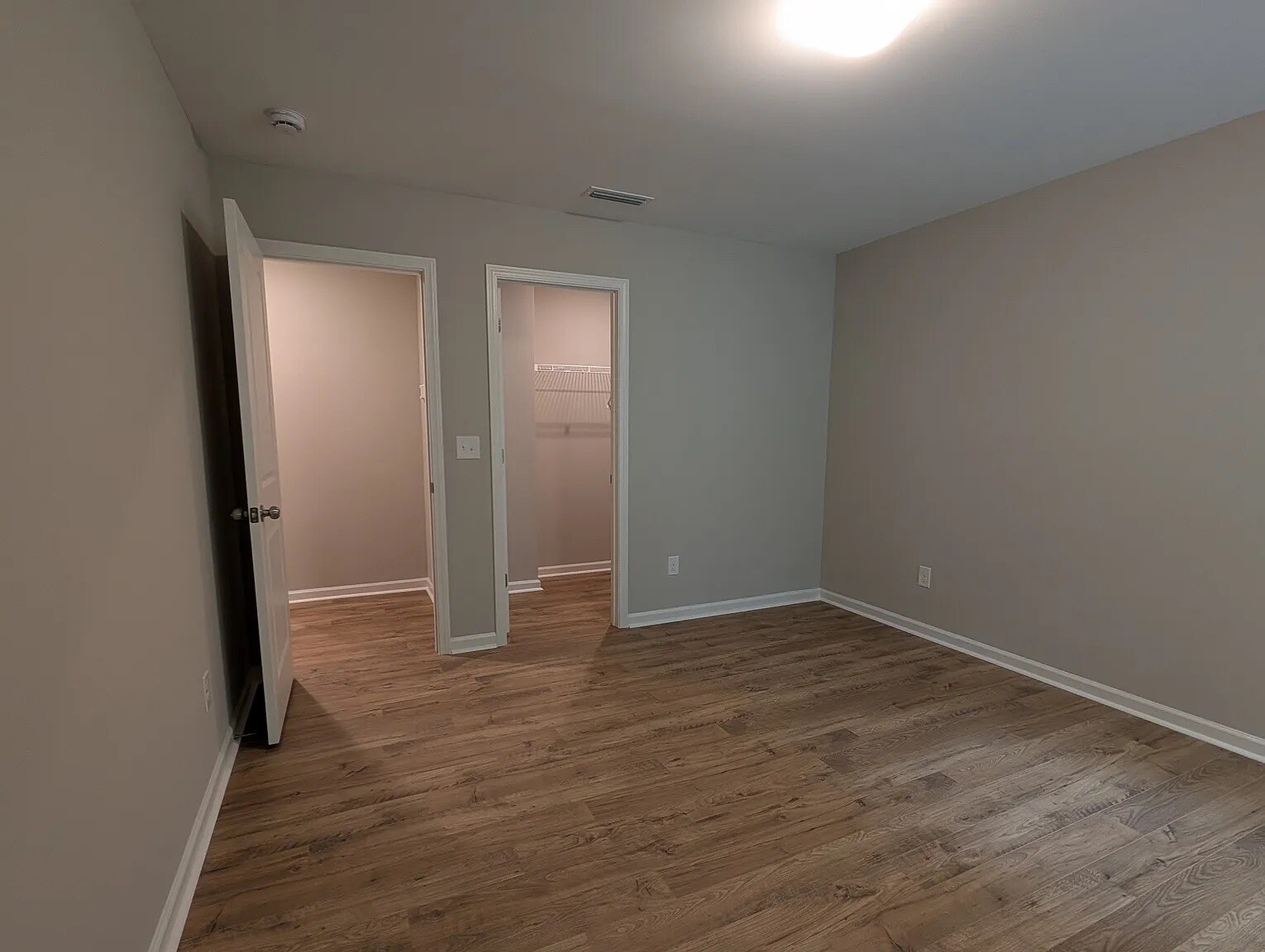 Building Photo - Room in Townhome on Reeves St