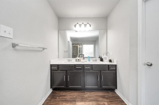 Building Photo - 2643 Ridgeback Dr