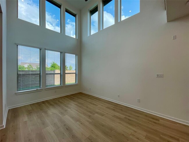 Building Photo - 16518 Amber Patina Ln