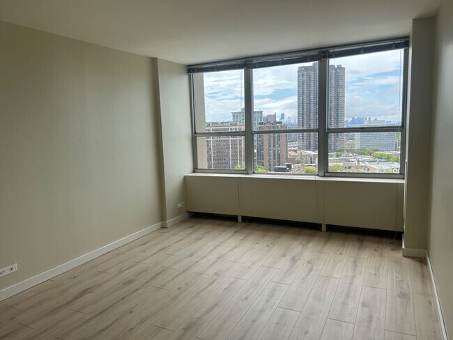 Building Photo - 655 W Irving Park Rd