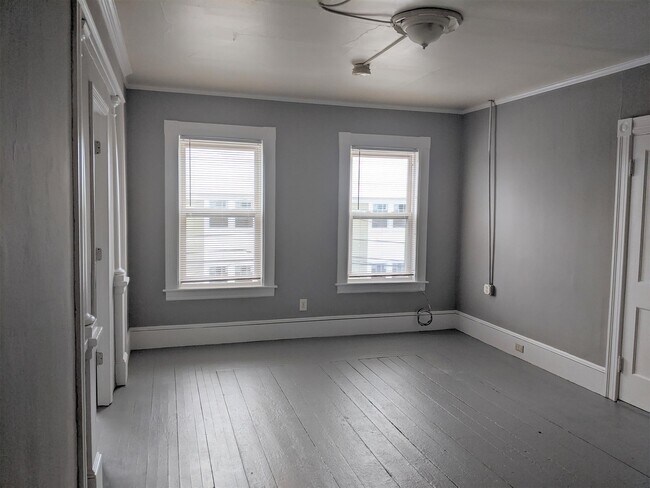 Building Photo - 203 Wilson St