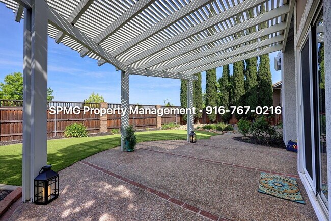 Building Photo - Beautiful 4BR/3BA Home in Rocklin 3-Car Garage & Low-Maintenance Backyard