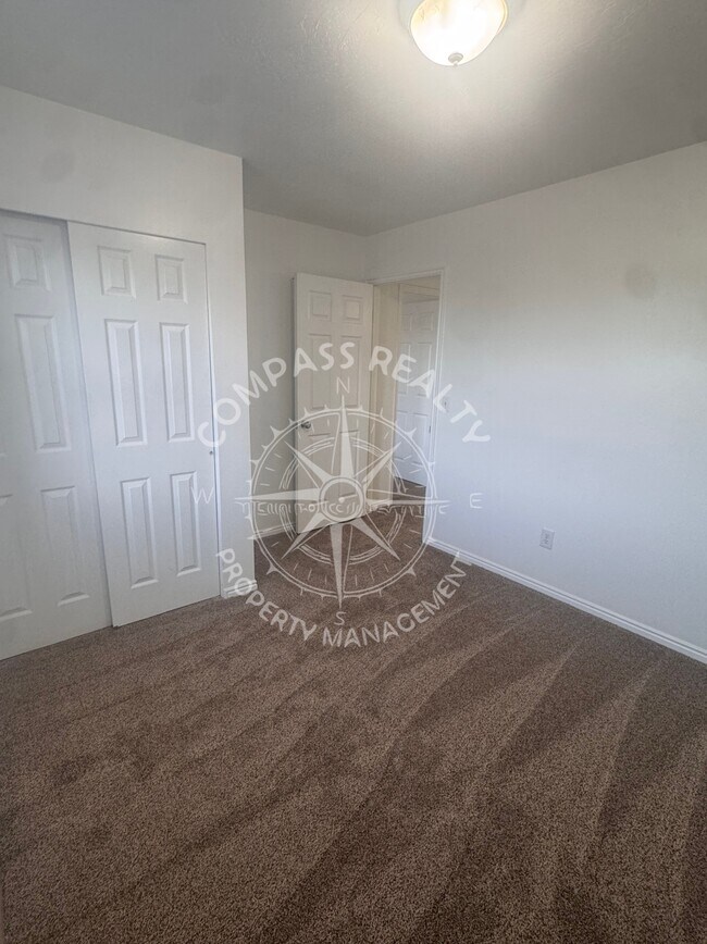 Building Photo - 1226 Brandonwood Dr
