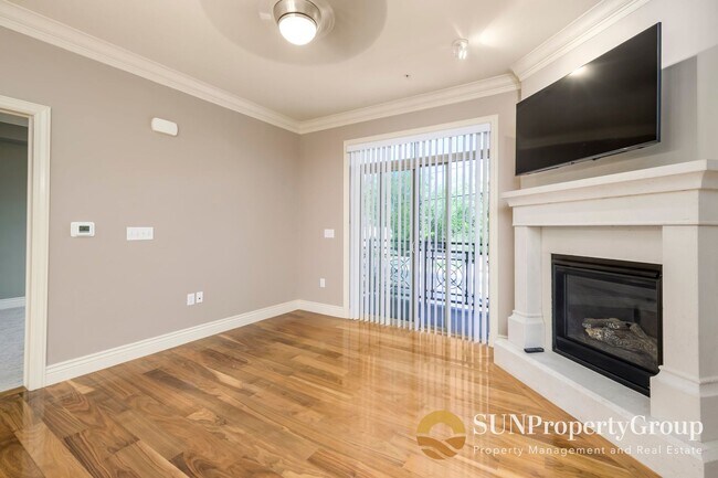 Building Photo - Freshly Updated Luxury Condo In Desirable Millcreek Terrace Community