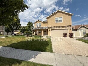 Building Photo - NO DEPOSIT option available for qualified ...
