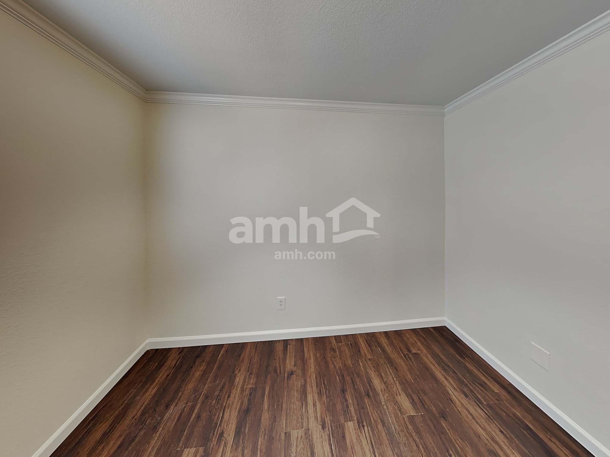 Building Photo - 813 E Nardini St