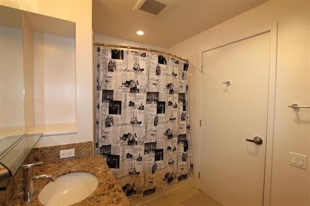 Building Photo - ICON Loft Available April 1st!