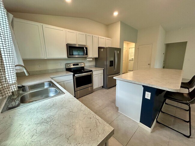 Building Photo - Spacious 3-Bed, 2-Bath Fully Gated Home in...