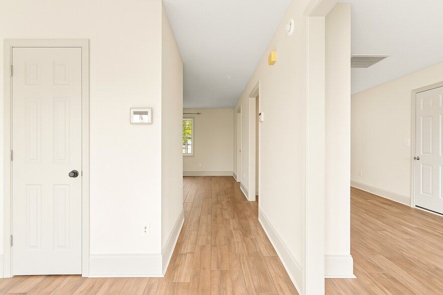 Building Photo - 208 Yearling Loop