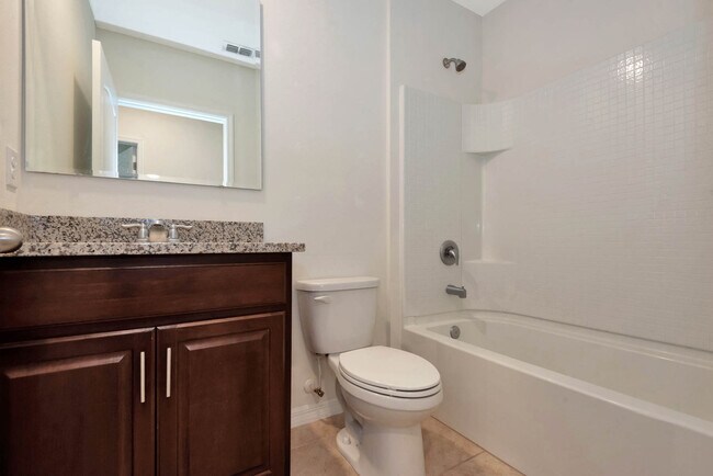 Building Photo - 8 Bella Oaks Dr