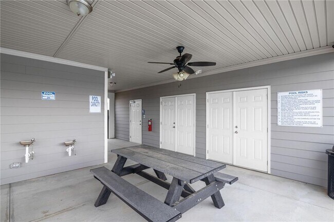 Building Photo - 2106 Cadenza Cir