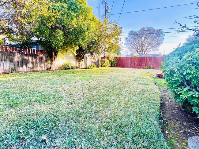 Building Photo - 3 bedroom home West Covina