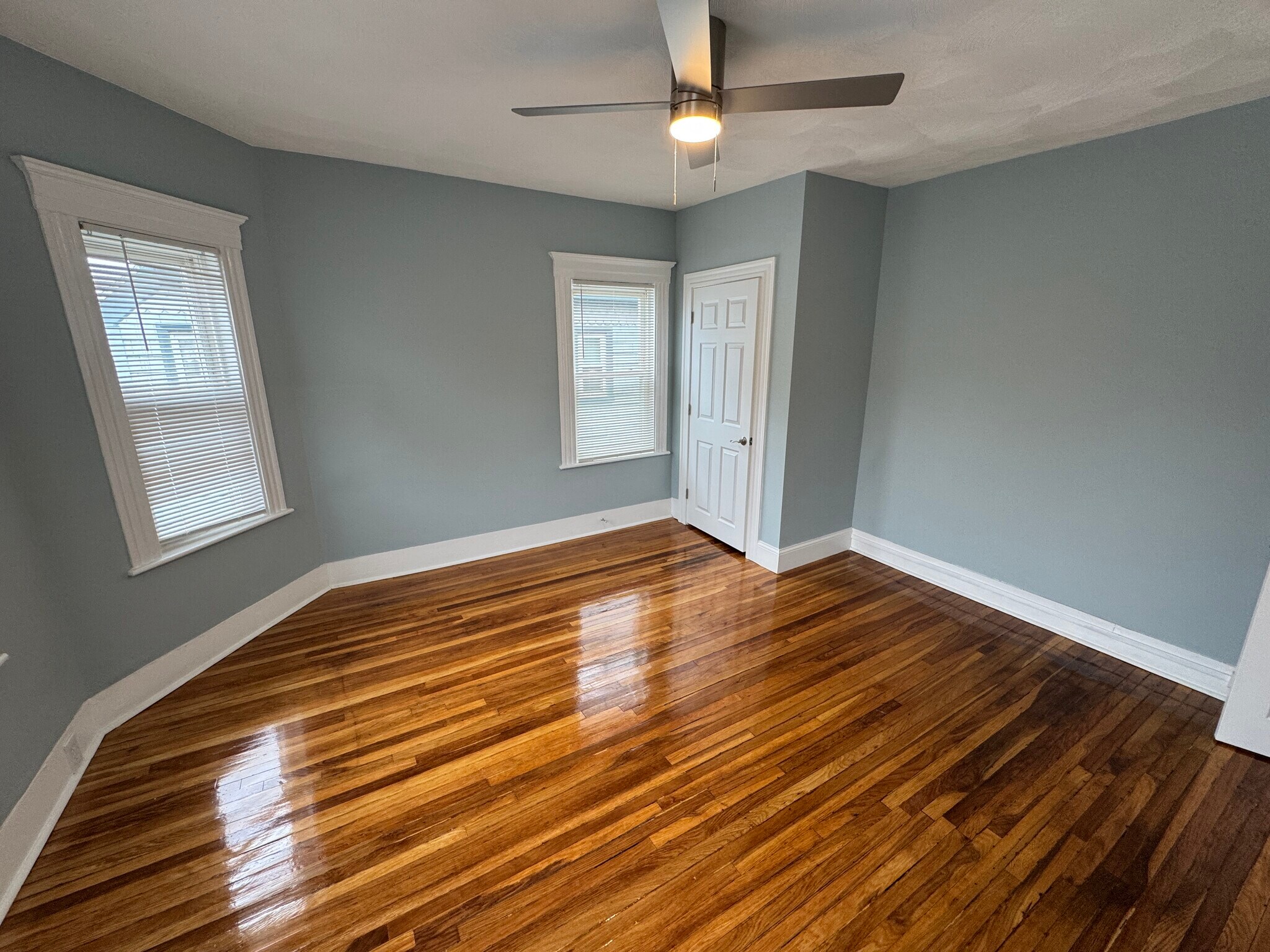 Building Photo - 35 Cameron Ave