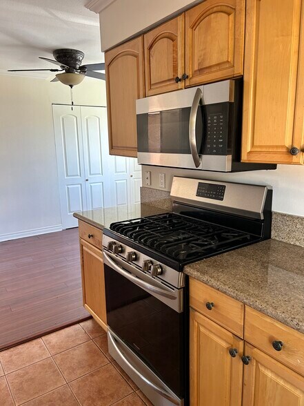 Building Photo - 1825 Keeler St