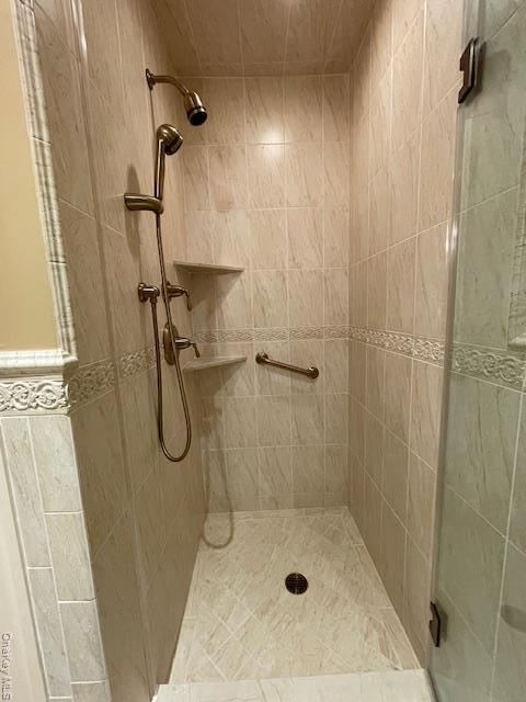 Building Photo - 183 Long Hill Dr