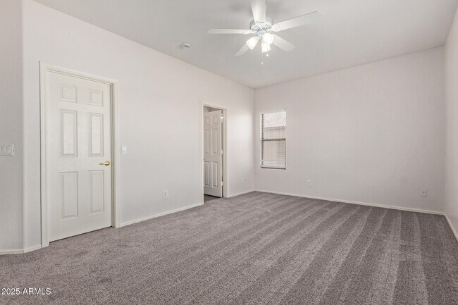 Building Photo - 2834 N Paisley Ln