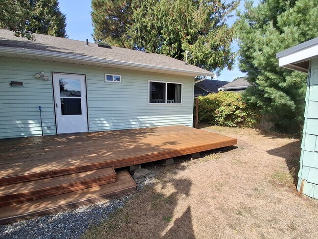 Building Photo - 2716 Elm St