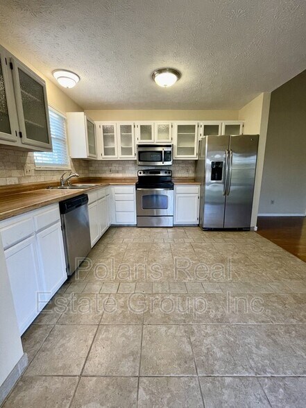 Building Photo - 978 Spring Meadow Dr