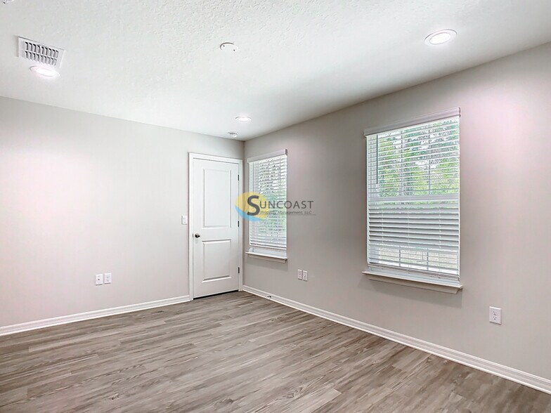 Building Photo - 3821 SW 43rd Ct