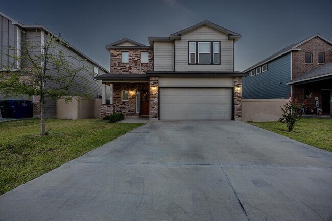 Building Photo - 8702 Shiloh Rock Dr