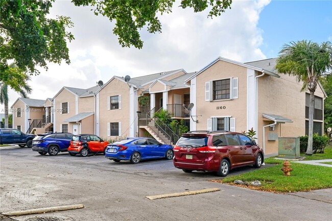 Building Photo - 1160 Washington Cir