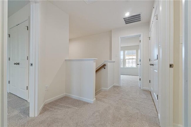 Building Photo - 135 Affinity Dr