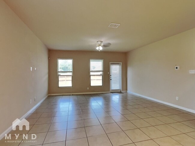 Building Photo - 9627 Bricewood Oak