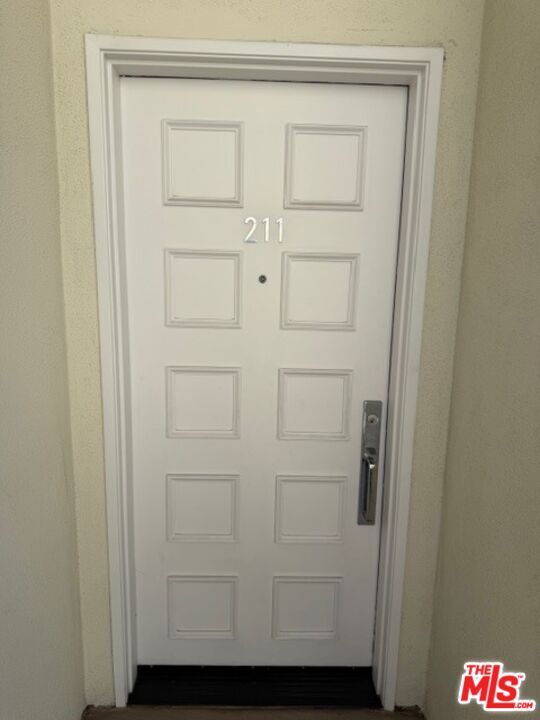 Building Photo - 230 S Hamilton Dr